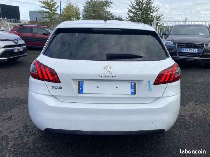 Peugeot 308 1.2 PURETECH 130CH E6.3 S&S TECH EDITION  - 6