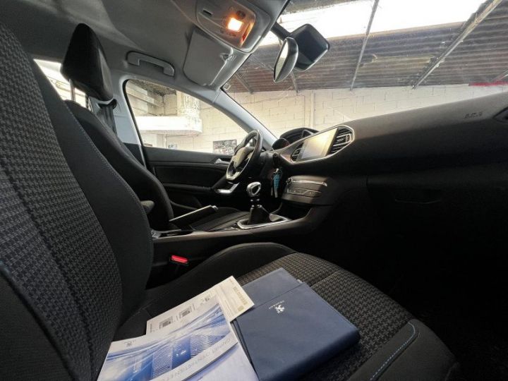 Peugeot 308 1.5 BLUEHDI 130CH S&S STYLE Noir - 5