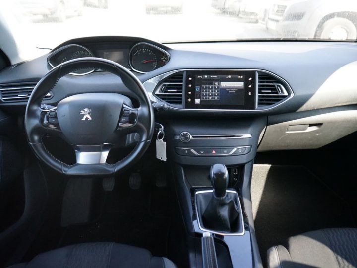 Peugeot 308 1.6 BlueHDi 100ch Style S&S 5p GRIS CLAIR METALISEE - 8