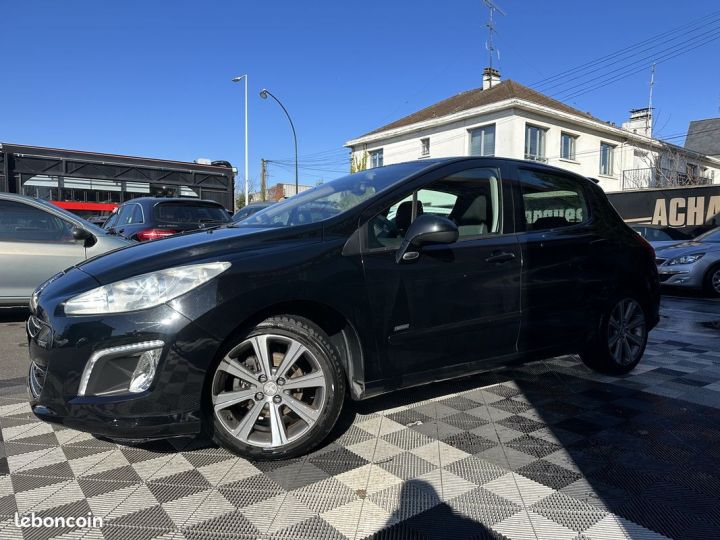 Peugeot 308 1.6 E-HDI112 FAP SPORTIUM 5P Noir - 8