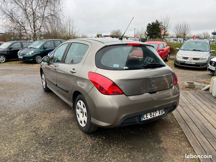 Peugeot 308 1.6 HDI 92ch STYLE 5p Marron - 4