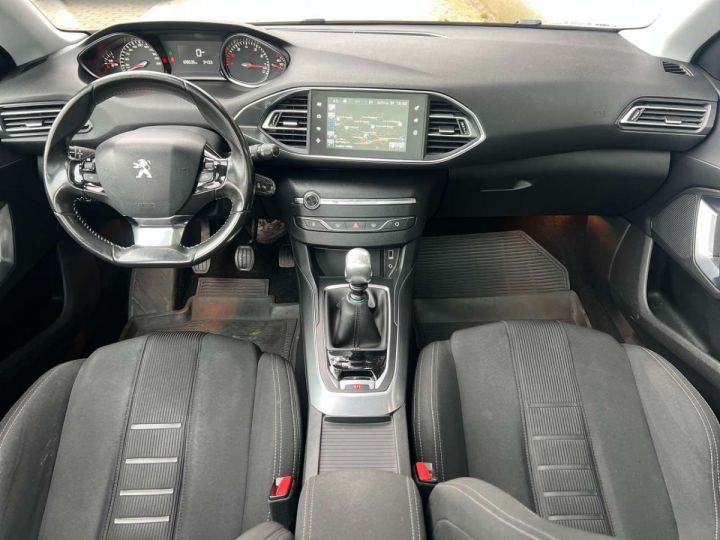 Peugeot 308 1.6 THP 156cv Allure Sport (navi clim xenon ect) Gris Métallisé - 10