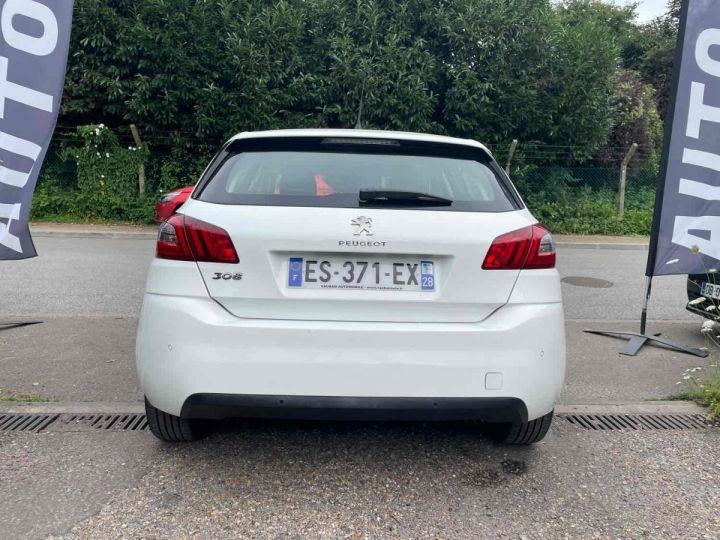 Peugeot 308 II 1.6 HDi 100 1560cm3 99cv Blanc Laqué - 11