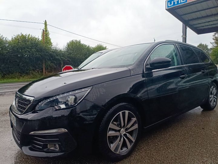 Peugeot 308 II SW130ch Allure Business EAT6 NOIR - 1