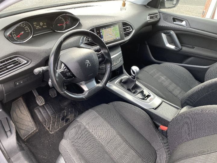 Peugeot 308 SW 1.2 130ch SetS BVM6 Allure Gris - 7