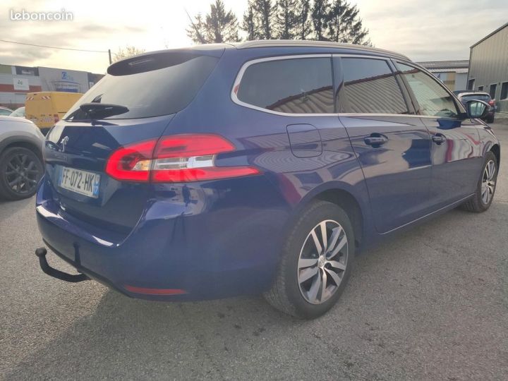 Peugeot 308 SW 1.2 puretech 130 eat8 allure, attelage, xénon, camera Autre - 2