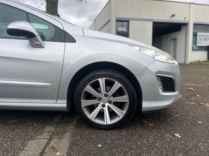 Peugeot 308 SW 1.6 VTi 120cv Féline GRIS - 5