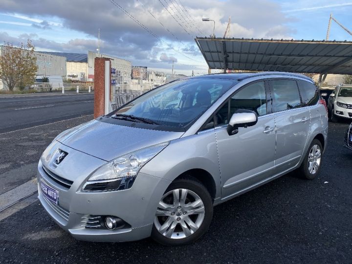 Peugeot 5008 1.6 HDi 115ch FAP BVM6 Style 7pl Gris - 1