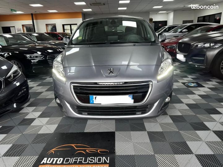 Peugeot 5008 1.6 HDI Access 5pl Gris - 1