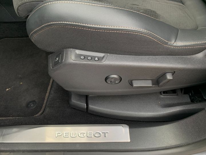 Peugeot 5008 2.0 BLUEHDI 180ch EAT8 GT Gris - 15