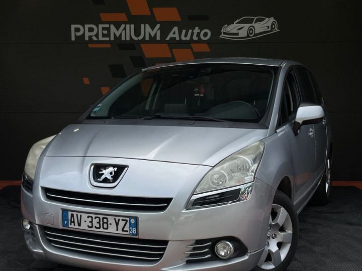 Peugeot 5008 2.0 HDI 150 cv Allure 7 Places CTOK 2026 Gris - 1