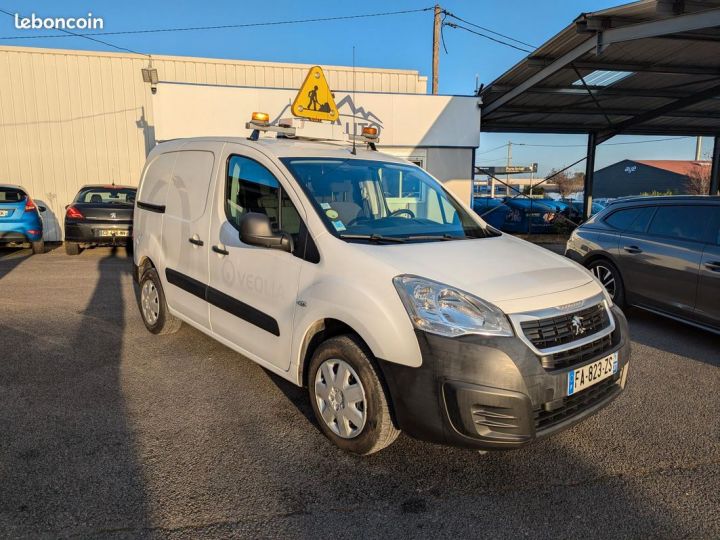 Peugeot Partner 1.6 blue hdi 100 premium, ATTELAGE, GIRAFON Blanc - 1