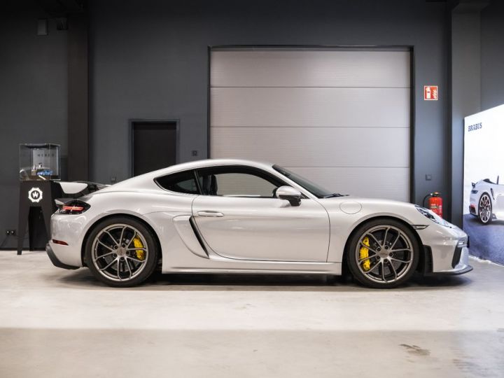 Porsche 718 Cayman GT4 420 BM6 , PCCB, Carbon, LED,, Caméra , CHRONO, PASM , PTV , PSE , PDLS+, Porsche Approved 10/2024 Gris Argent - 4