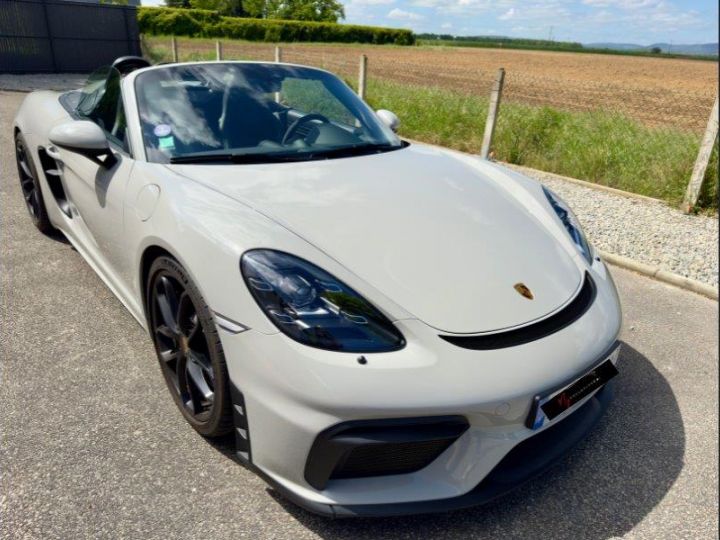 Porsche 718 Spyder Porsche 718 SPyder Gris Craie - Francais - PSE - Sport Chrono - Pack Carbone - Full PPF - 15k Kms- PDLS+ - BOSE Gris Craie - 4