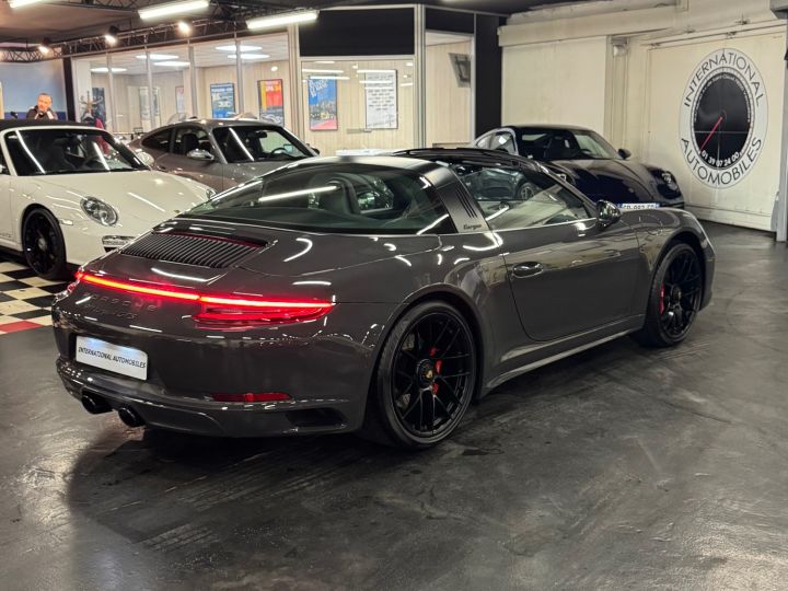 Porsche 911 (991) (2) TARGA 4 GTS PDK GRAUSCHWARZ - 12