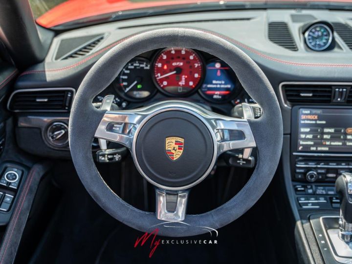 Porsche 911 991 Phase 1 Carrera 4 GTS Cabriolet - 3.8l - 430ch – PDK – Pack Sport Chrono – Echappement Sport– PDLS+ - Bose – Cuir étendu – Sièges Sport 18 Pos - Rouge Carmin - 25