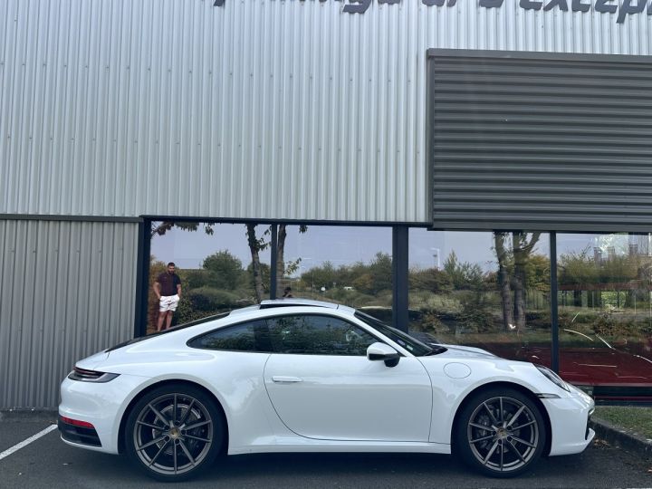 Porsche 911 (992) COUPE 3.0 385 27CV CARRERA BVA7 blanc - 4