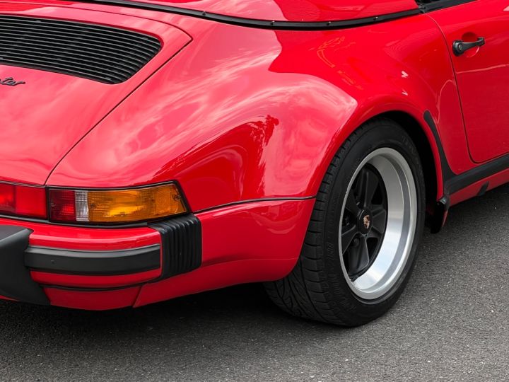 Porsche 911 Porsche 911 Speedster Turbo Look - crédit 1 649 euros par mois - limitée à 1 894 exemplaires Rouge - 6