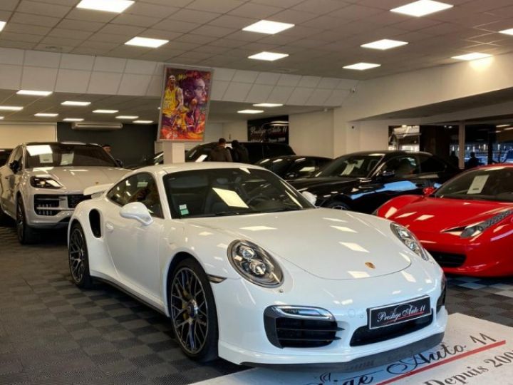 Porsche 911 TURBO S 560 CV Origine France Carnet a jour 1594,89 euros par mois  Blanc - 1