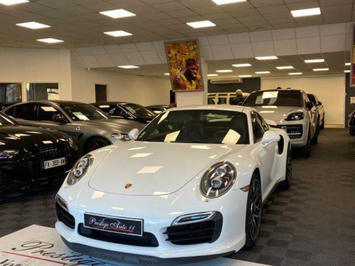 Porsche 911 TURBO S 560 CV Origine France Carnet a jour 1594,89 euros par mois  Blanc - 2