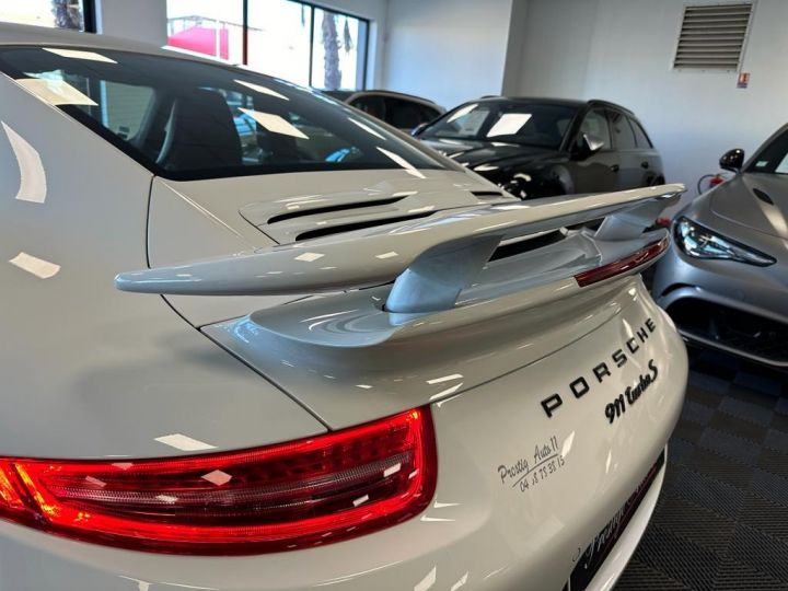 Porsche 911 TURBO S 560 CV Origine France Carnet a jour 1594,89 euros par mois  Blanc - 30