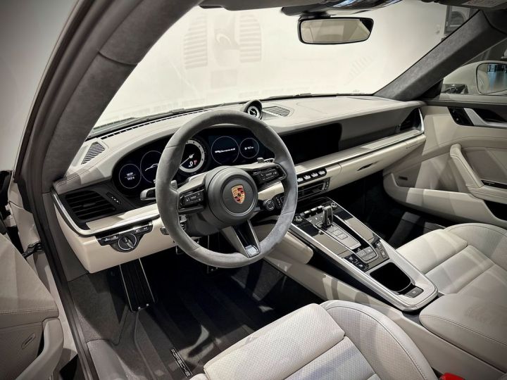 Porsche 911 TYPE 992 CARRERA 4S 3.0 450 Ch PDK 8 EXCLUSIVE SportDesign PCCB CÉRAMIQUE-LIFT-MATRIX-ROUE DIRECTRICE-PDCC-CHRONO-BOSE-ACC-T.O-PSE-CARBONE-XPEL-CAM360 Gris - 4