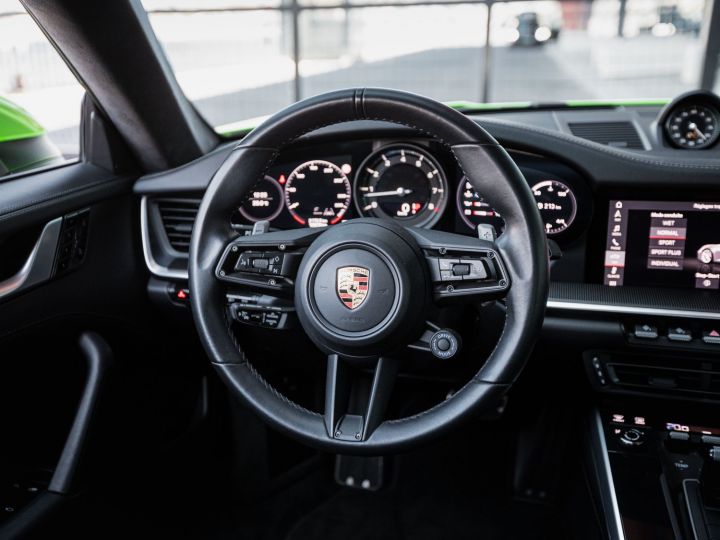 Porsche 911 TYPE 992 CARRERA 4S PDK 450 CV - MONACO Vert Lezard - 25