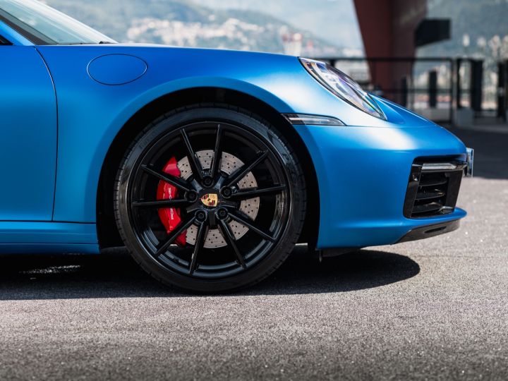 Porsche 911 TYPE 992 CARRERA S PDK 450 CV - MONACO Argent GT Metal (Covering Bleu Satin Mat) - 28