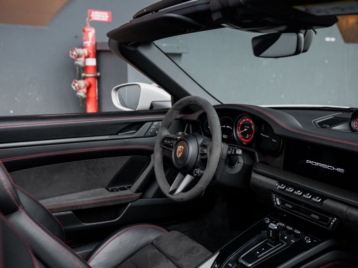 Porsche 911 TYPE 992 TARGA 4 GTS PDK 480 CV - MONACO Craie - 13