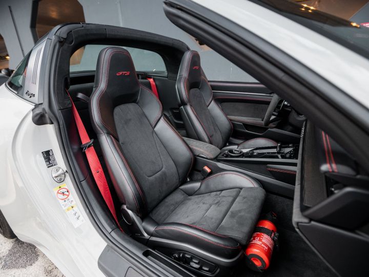 Porsche 911 TYPE 992 TARGA 4 GTS PDK 480 CV - MONACO Craie - 15