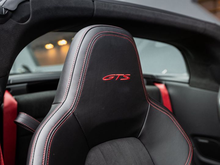 Porsche 911 TYPE 992 TARGA 4 GTS PDK 480 CV - MONACO Craie - 25