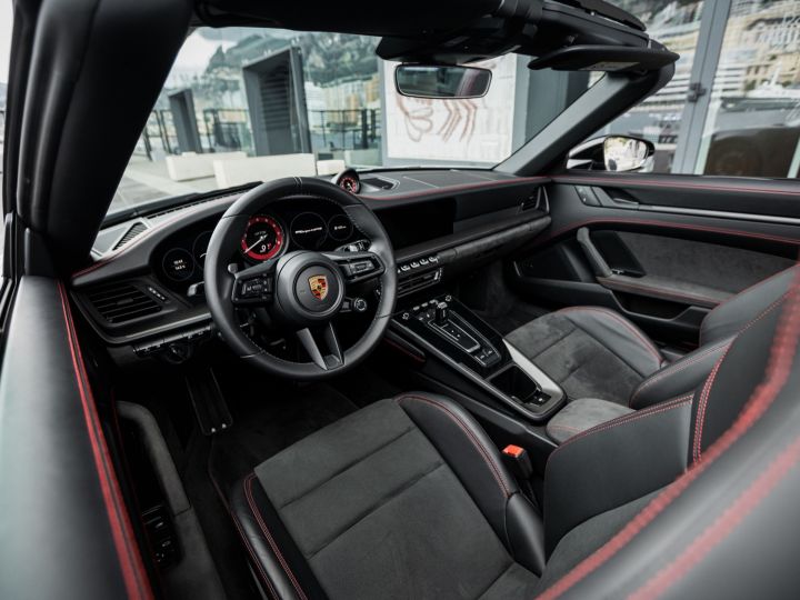 Porsche 911 TYPE 992 TARGA 4 GTS PDK 480 CV - MONACO Gris Arctique - 39