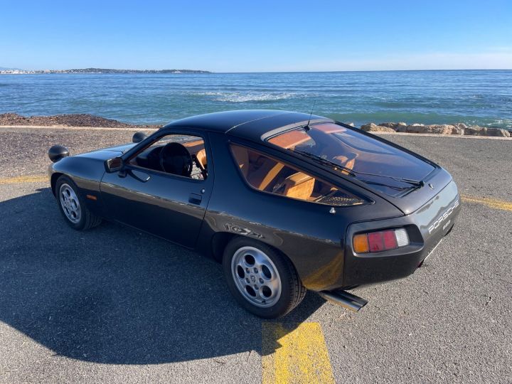 Porsche 928 4.5L 240 CH Gris - 2