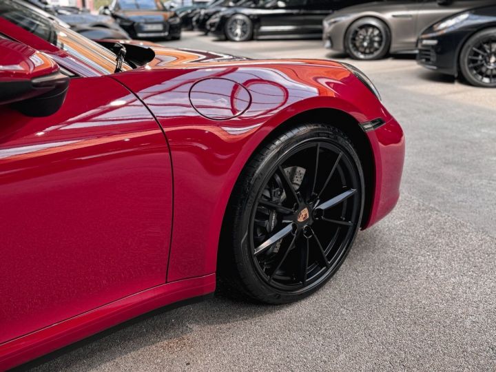 Porsche 992 carrera rouge - 3