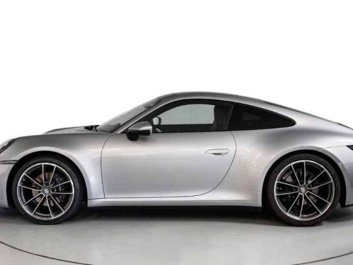 Porsche 992 Carrera 4  - 3