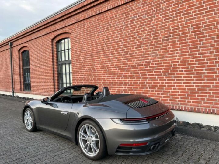 Porsche 992 Porsche 992 Carrera 4 Cabriolet Bose JA20 PASM 360° Garantie usine 03/2023 CG et Ecotaxe gratuite  Grise - 7