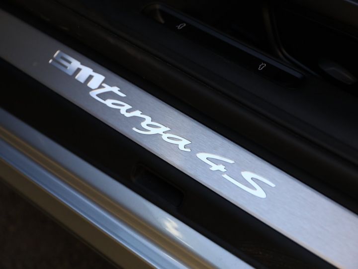 Porsche 992 PORSCHE 992 TARGA 4S 3.0 450CV / 360 / CHRONO /PSE/2021 : FRANCAISE IMMATRICULEE Dolomite Silver - 32