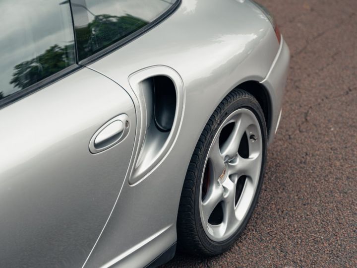 Porsche 996 Porsche 911 Turbo 3,6l 420 Ch - 996 Turbo Boite Manuelle - Exemplaire D'origine - Non Accidenté - Entretien à Jour Gris - 5