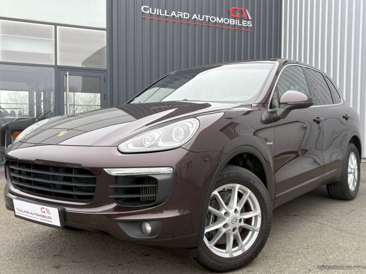 Porsche Cayenne 3.0 V6 D 240ch TIPTRONIC 8 Bordeau - 1