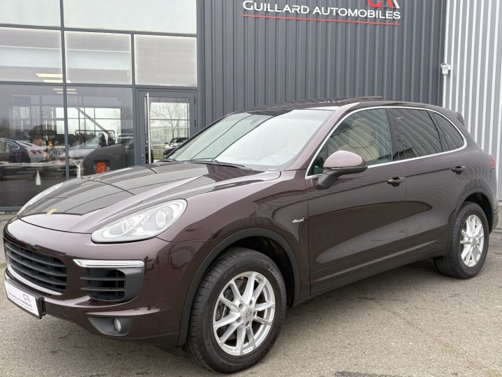 Porsche Cayenne 3.0 V6 D 240ch TIPTRONIC 8 Bordeau - 3