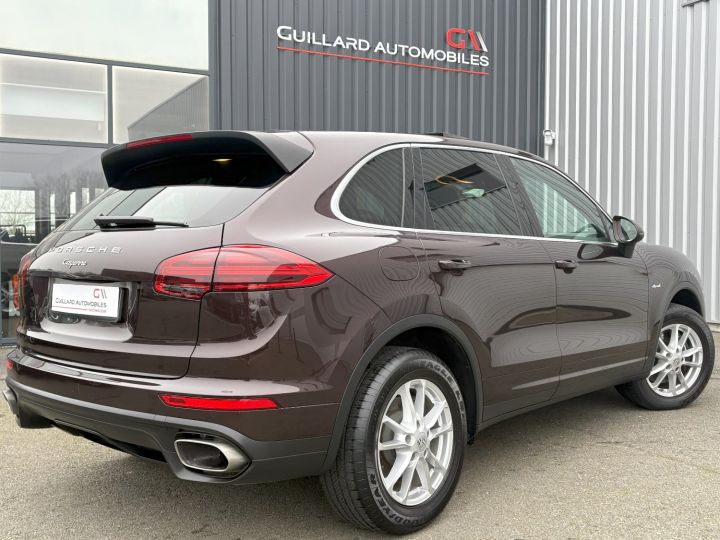 Porsche Cayenne 3.0 V6 D 240ch TIPTRONIC 8 Bordeau - 6