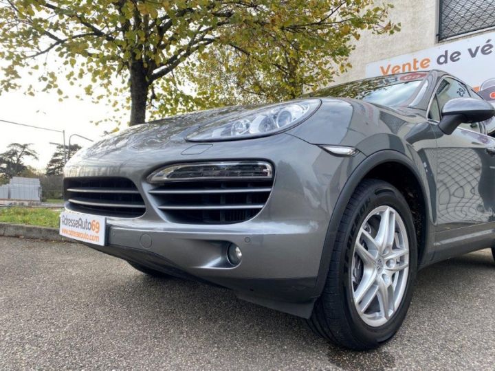 Porsche Cayenne 3.0D V6 245 cvTiptronic S  GRIS - 3