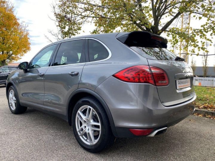 Porsche Cayenne 3.0D V6 245 cvTiptronic S  GRIS - 32