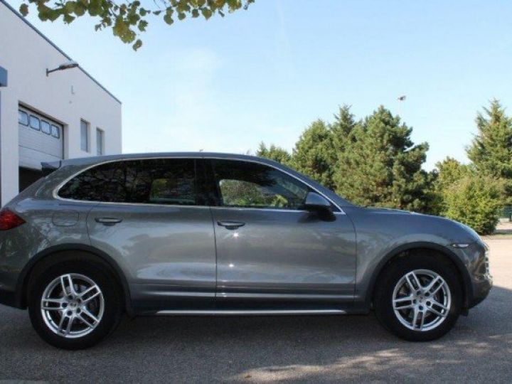 Porsche Cayenne 3.0D V6 245cv TIPTRONIC S BA Automatique     Diesel GRIS FONCE - 25