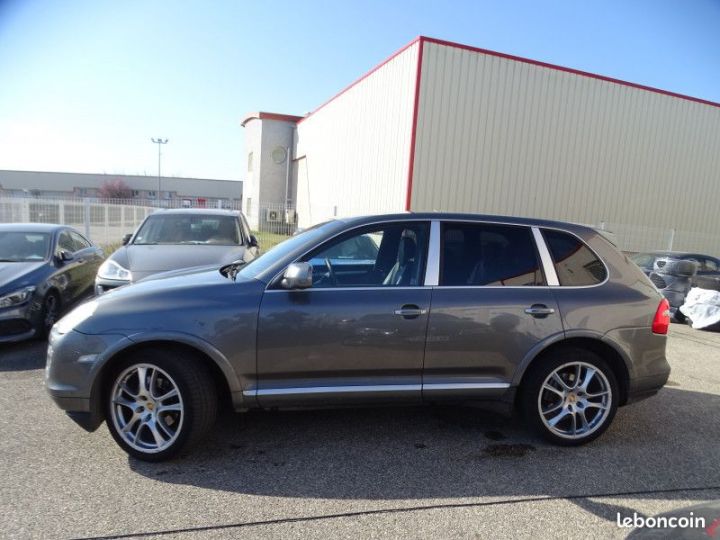 Porsche Cayenne (955) V6 TIPTRONIC Gris - 3