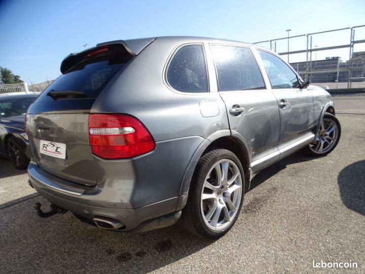 Porsche Cayenne (955) V6 TIPTRONIC Gris - 15