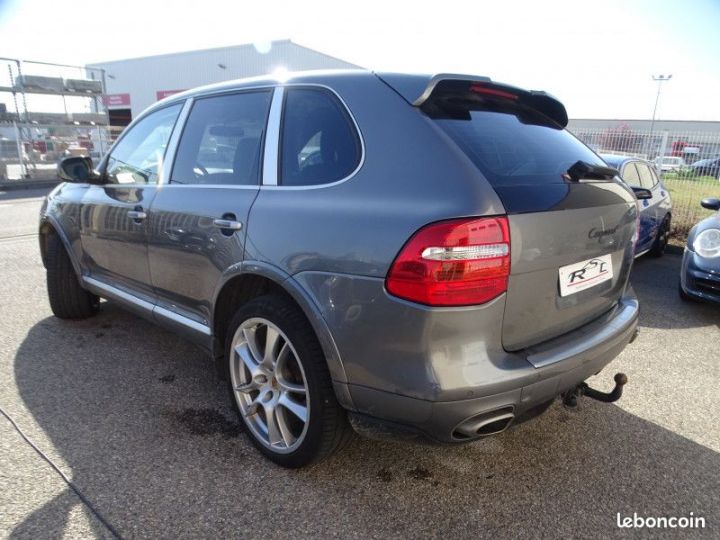 Porsche Cayenne (955) V6 TIPTRONIC Gris - 17