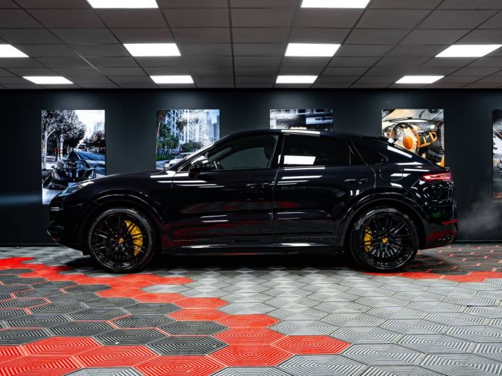 Porsche Cayenne Coupe 4.0 680ch Turbo S E-Hybrid NOIR - 3