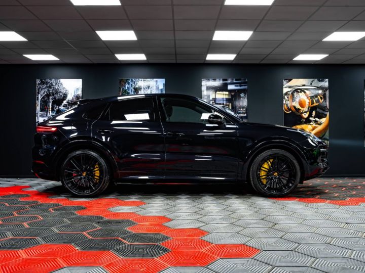 Porsche Cayenne Coupe 4.0 680ch Turbo S E-Hybrid NOIR - 5