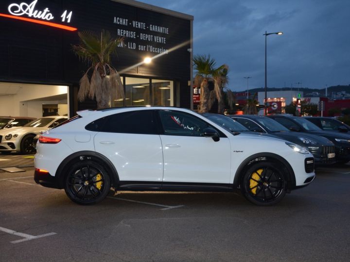 Porsche Cayenne COUPE 4.0 V8  E-HYBRID Turbo S Blanc - 3